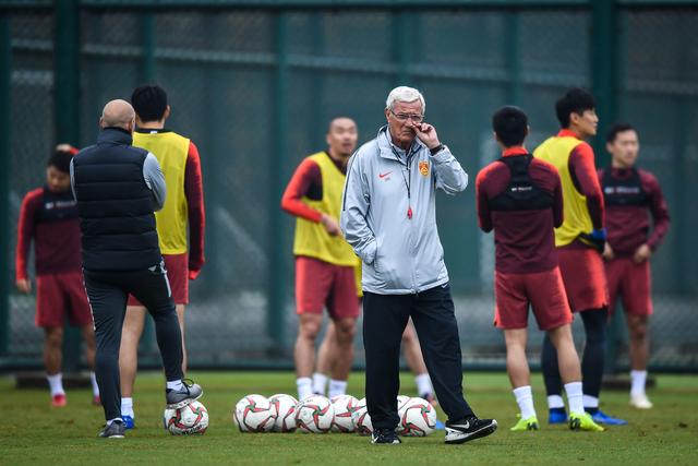 相当炸裂！44岁的小罗就要当爷爷了！